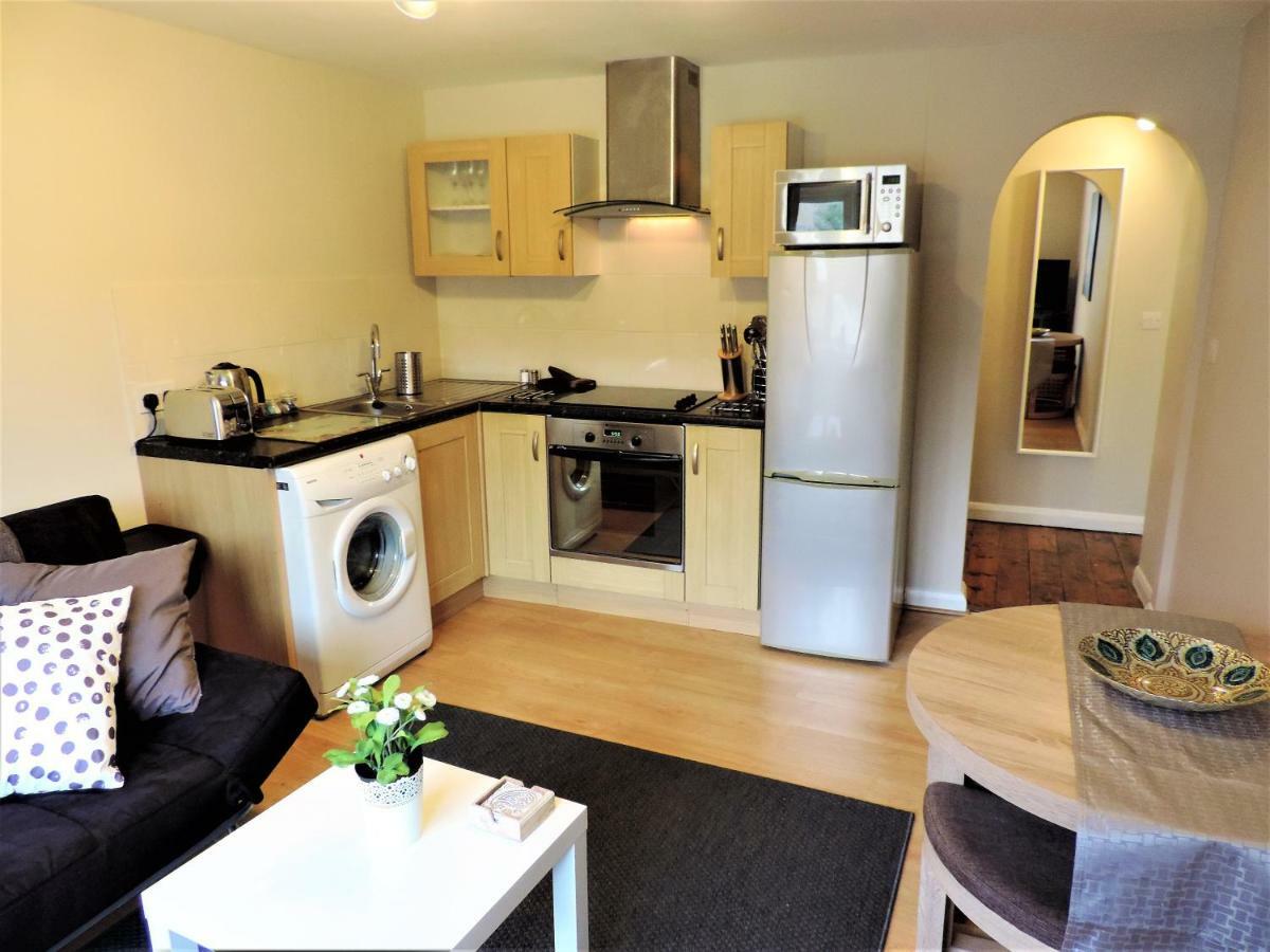 1 Bed Bagshot Pennyhill Accommodation Ngoại thất bức ảnh