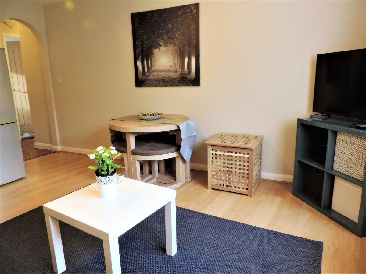 1 Bed Bagshot Pennyhill Accommodation Ngoại thất bức ảnh